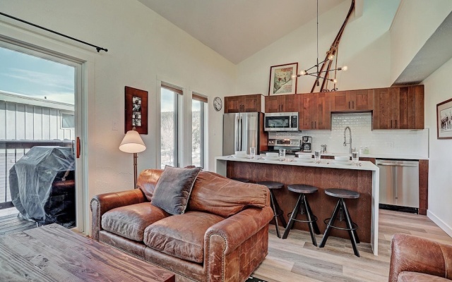 photo 4 of Lances West 13 1 Bedroom Condo by RedAwning