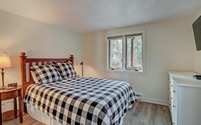 photo 5 of Lances West 13 1 Bedroom Condo by RedAwning