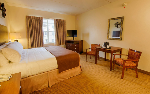 photo 3 of Landmark Inn Fort Liberty