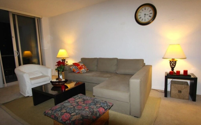 photo 4 of Large 1 Bedroom Bay View Apartment Or610