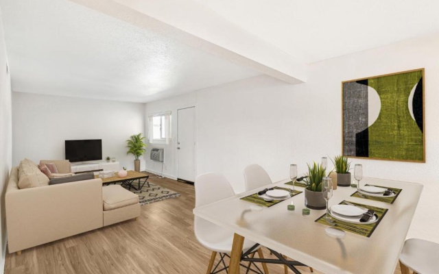 photo 2 of Large Apartments in LAKEWOOD - SK
