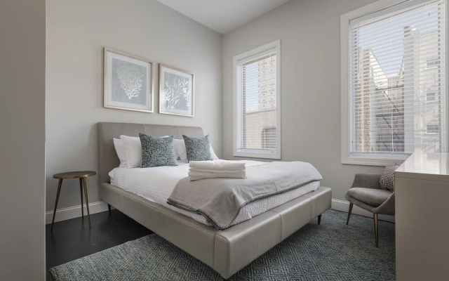 photo 3 of Large Stylish 3BR Loft on Cobblestone Ln Near NYC
