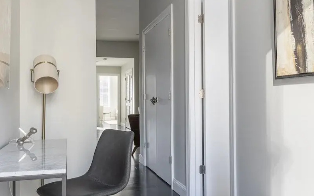 photo 5 of Large Stylish 3BR Loft on Cobblestone Ln Near NYC