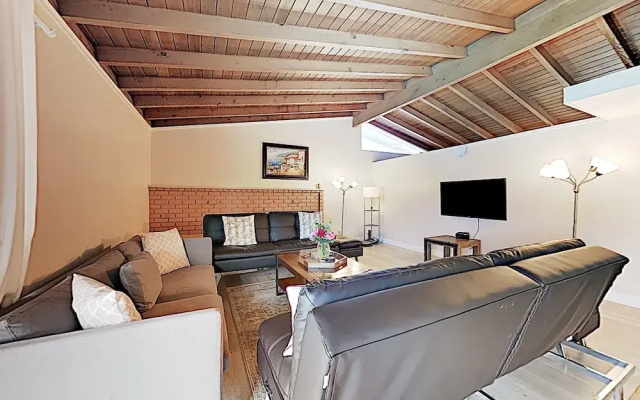 photo 2 of Larry 10631 - 3 Br home by RedAwning