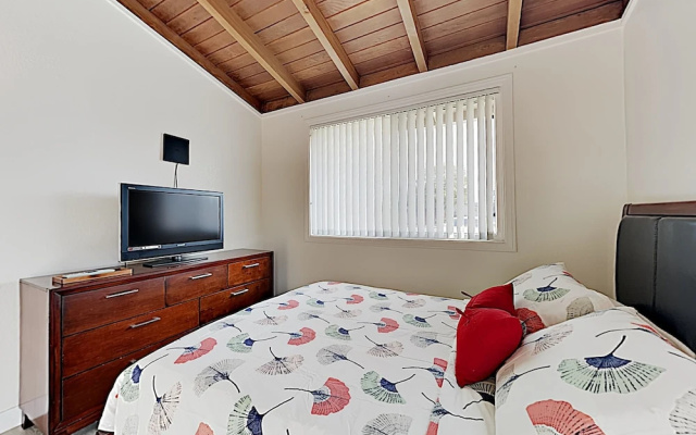 photo 5 of Larry 10631 - 3 Br home by RedAwning