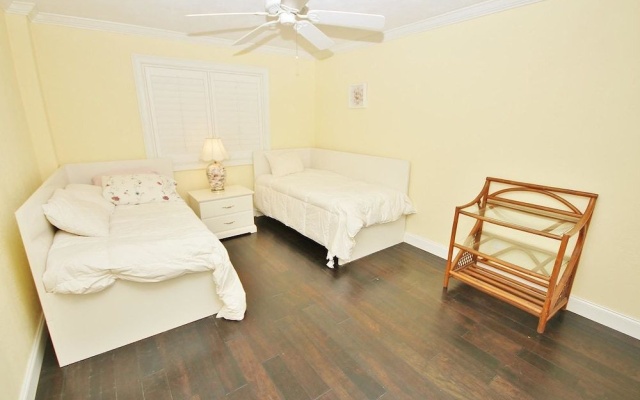 photo 4 of Las Brisas 424 Apartment 2