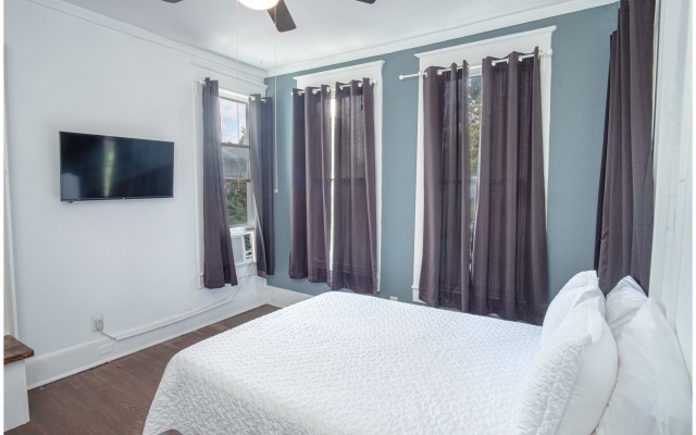 photo 5 of Embrace Tranquility 1br/1ba Near Downtown