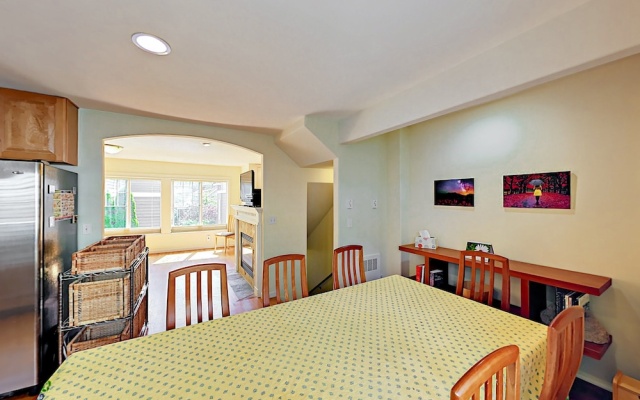 photo 3 of Latona Ave Townhouse Unit B - 3 Br townhouse by RedAwning