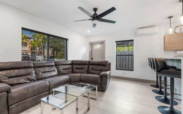 photo 2 of Lauderdale 1 Bedroom Lux by Opus