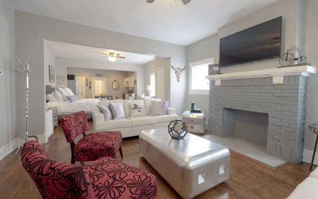 photo 2 of Laurel Pearl-Sleeps 5-1Bd