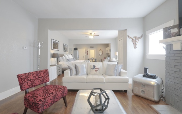 photo 3 of Laurel Pearl-Sleeps 5-1Bd