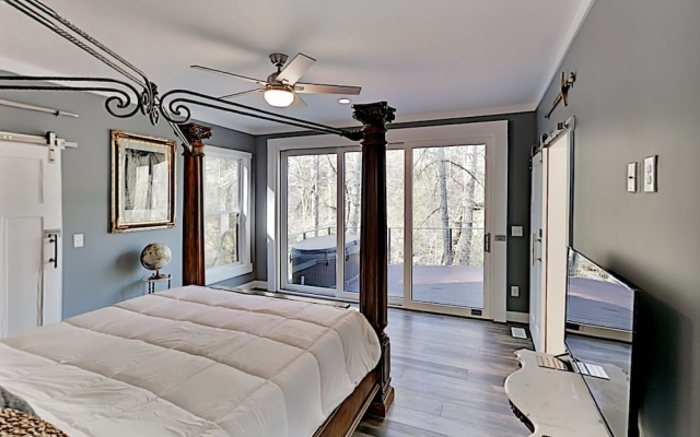 photo 4 of Lavish W/ Hot Tub - Near Asheville, Skiing 3 Bedroom Home