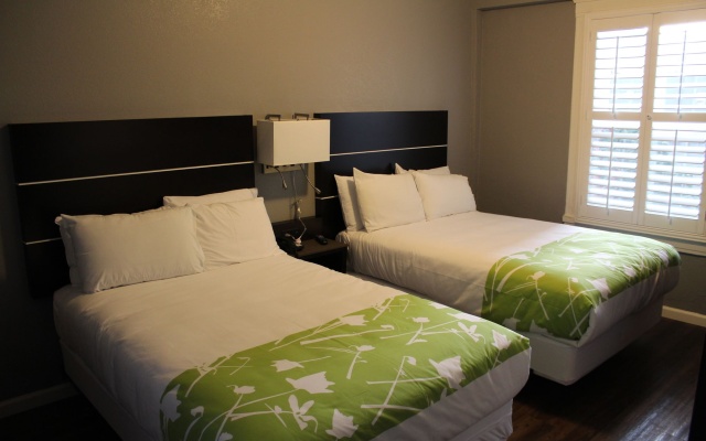 photo 5 of Layne Hotel