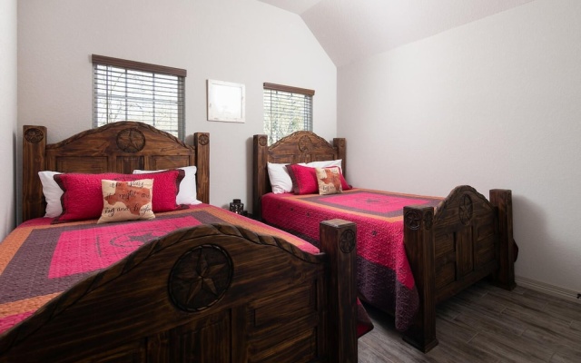 photo 2 of Lazy Southern Getaway RR 7252B 7 Bedroom Home by RedAwning