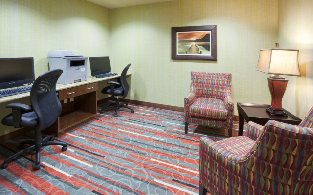 photo 4 of Holiday Inn Express & Suites Bloomington - MPLS Arpt Area W by IHG