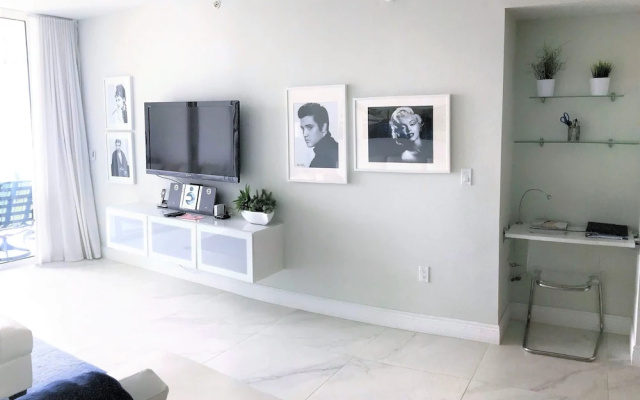 photo 3 of Le Marina Bay 403- Condo 5 People. Sunny Isles