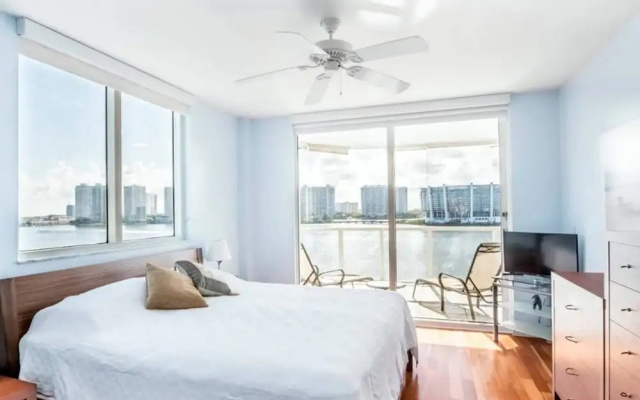 photo 3 of Le Marina Bay 801 - Condo 6 People, Sunny Isles