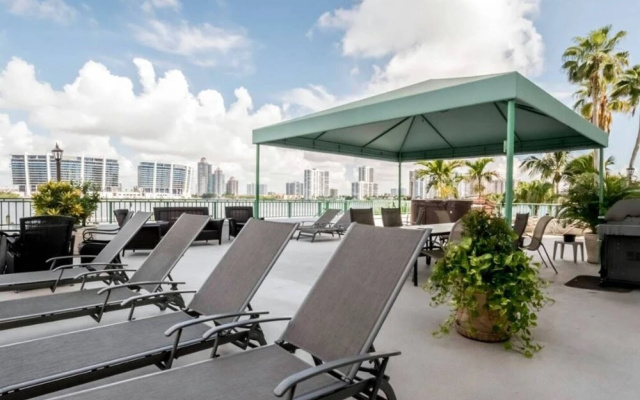 photo 2 of Le Montcalm 501 - Condo 4 People, Sunny Isles