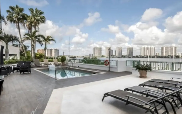 photo 2 of Le Montcalm 601 - Condo 4 People, Sunny Isles