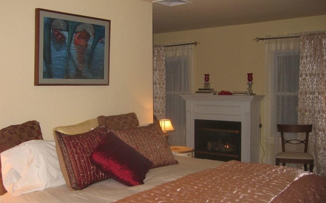 photo 3 of Le Petit Chateau Inn