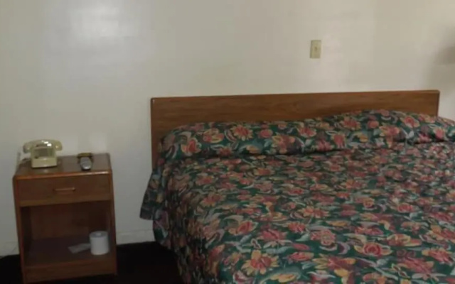 photo 4 of Lee's Motel