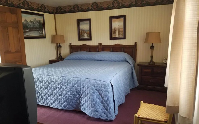 photo 4 of Leona's Motel