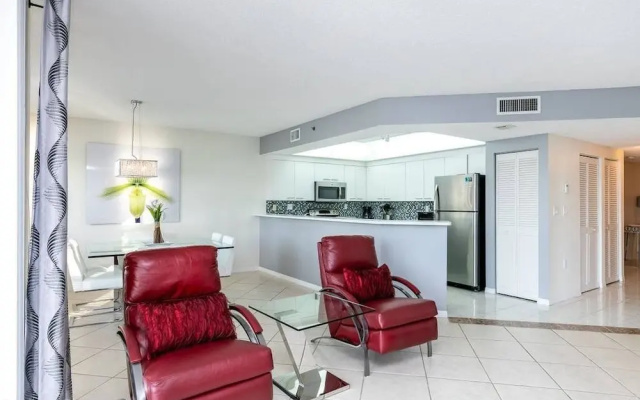 photo 2 of Les Pélican 410 - Condo 4 People, Sunny Isles