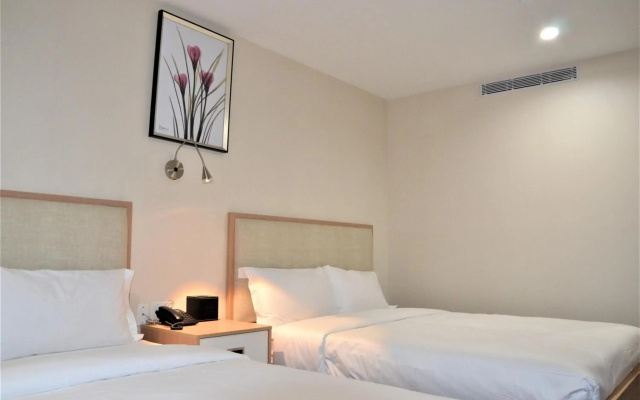 photo 3 of Lic Plaza Hotel