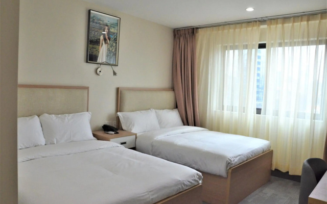 photo 4 of Lic Plaza Hotel