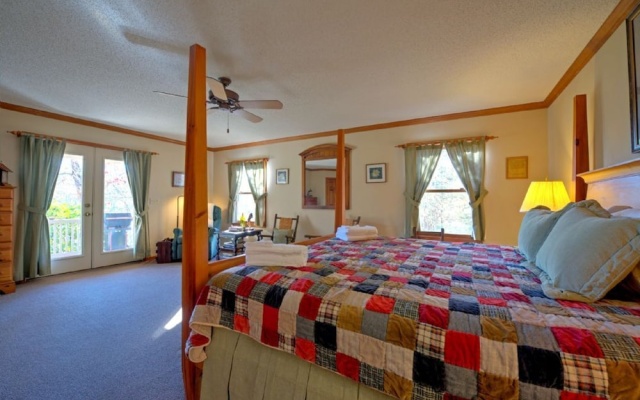 photo 5 of Lilly's Mountain Getaway - 4 Br Home