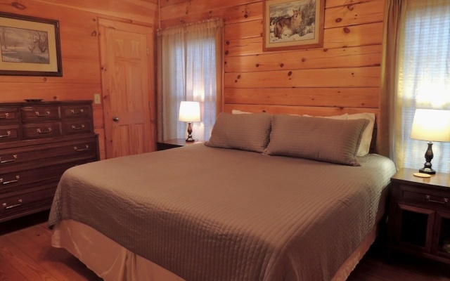 photo 5 of Limerick Lodge 3 Bedrooms 3.5 Bathrooms Cabin