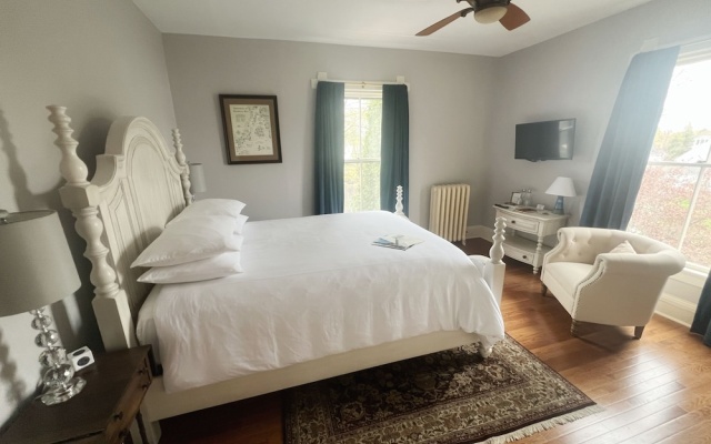 photo 4 of LimeRock Inn