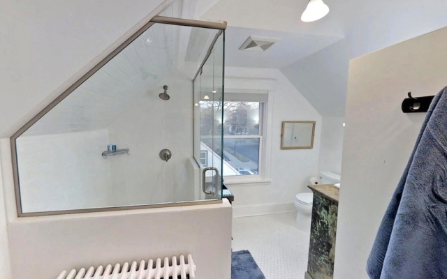 photo 3 of Linden Hills Luxury Charmer