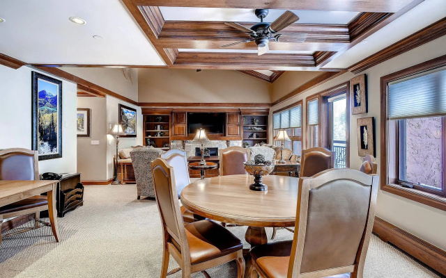 photo 4 of Lion Square Lodge