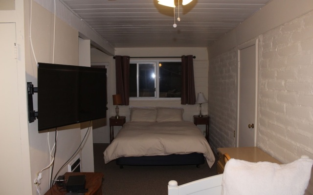 photo 3 of Little European Lodge