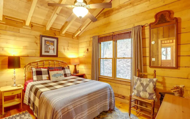 photo 3 of 'little Fox Den Ellijay Cabin Rental w/ Hot Tub!