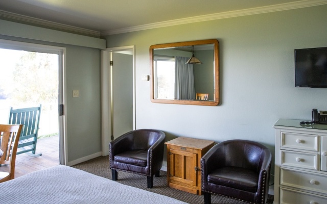 photo 4 of Little River Inn