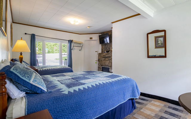 photo 2 of Lloyd's On The River Country Inn By OYO