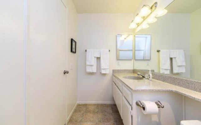 photo 5 of Londonderry Apartment #873933 by RedAwning