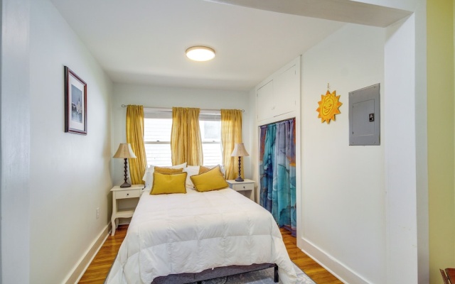 photo 3 of Long Beach Cottage, Walk to Beach & Downtown!