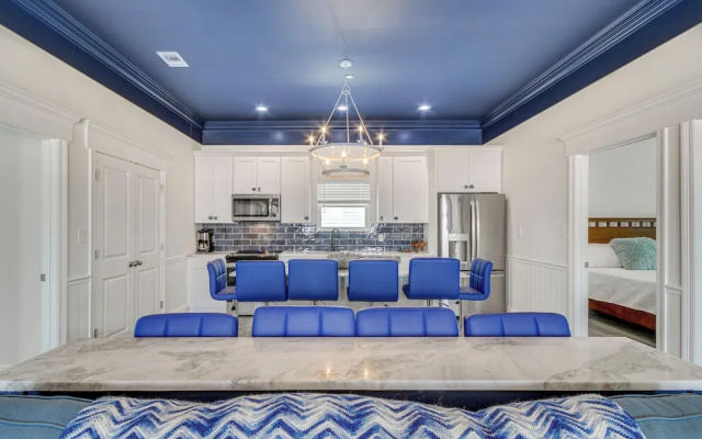 photo 2 of Long Beach Home w/ Views & On-site Beach Access!