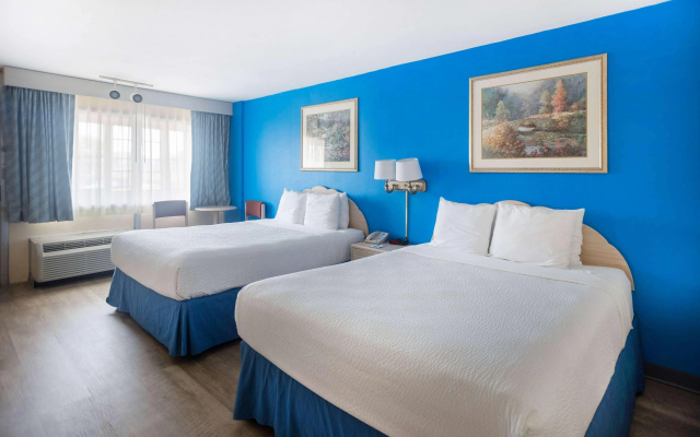 photo 4 of Days Inn by Wyndham Hicksville Long Island
