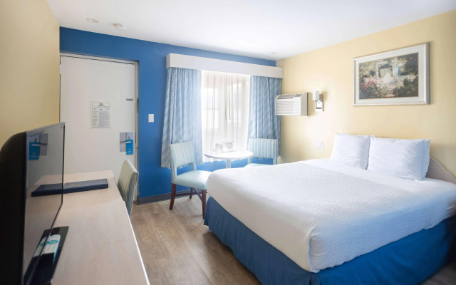 photo 5 of Days Inn by Wyndham Hicksville Long Island