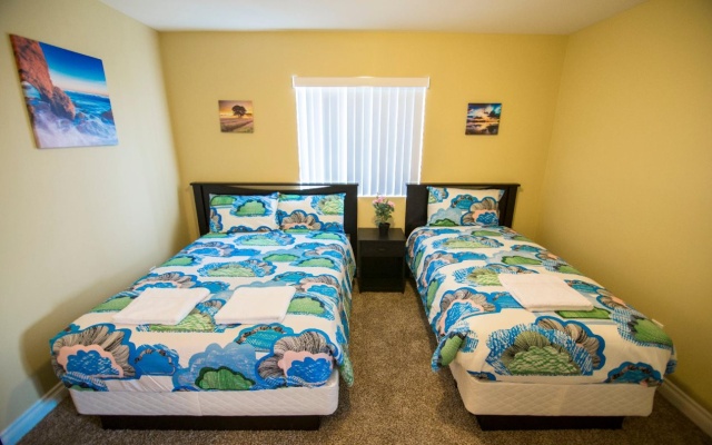 photo 2 of Los Angeles Vacation Rooms