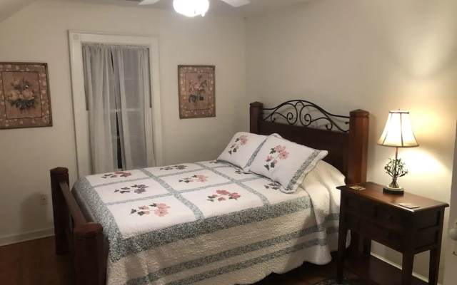 photo 4 of Love Lane Bed & Breakfast