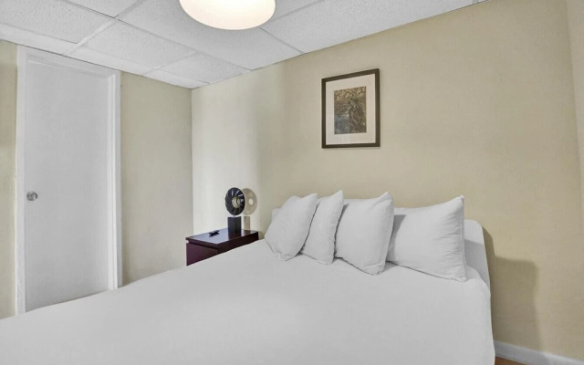 photo 3 of Lovely 2br/1bath, Hallandale Beach, Outdoor Pool & Free Parking!