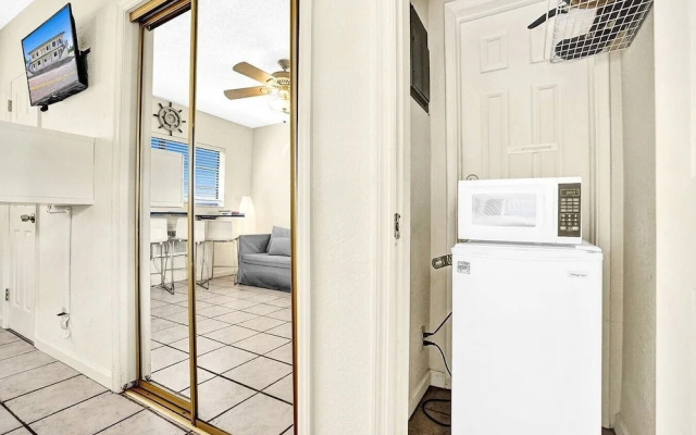 photo 4 of Lovely Double Studio Hollywood Beach Free Parking