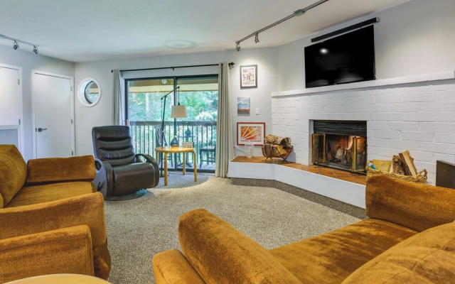 photo 5 of 1/2 Mi to Lake Dillon: Mtn-view Condo in Frisco