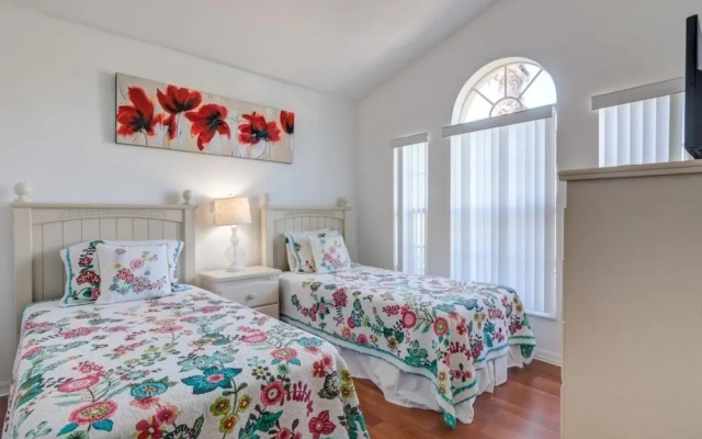 photo 3 of Lovely Lake 20 Min To Disney Large Pool! 4 Bedroom Home