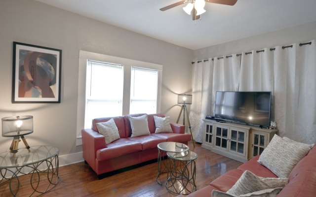 photo 2 of Lovely Laurel-Two Units Sleeps 10